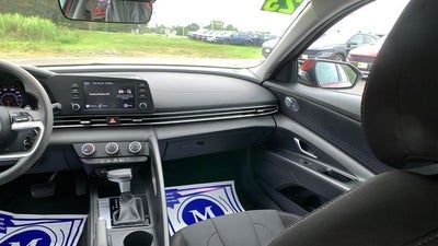 2023 Hyundai Elantra SE