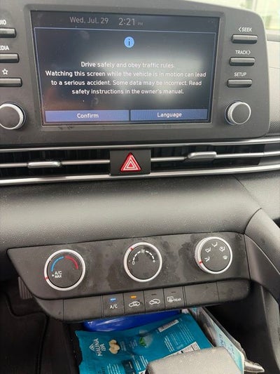 2023 Hyundai Elantra SE