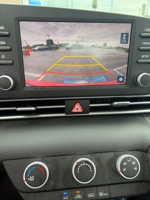 2023 Hyundai Elantra SE