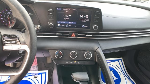 2023 Hyundai Elantra SE