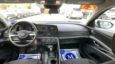 2023 Hyundai Elantra SE