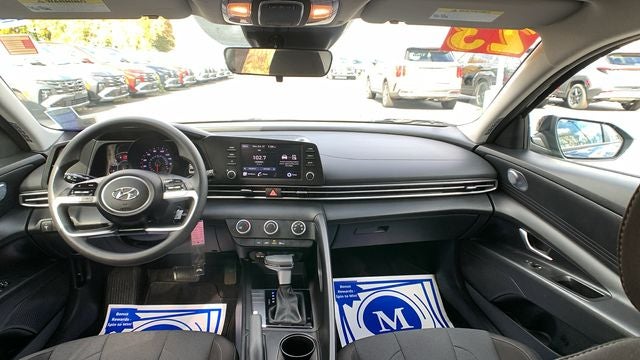 2023 Hyundai Elantra SE