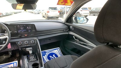 2023 Hyundai Elantra SE