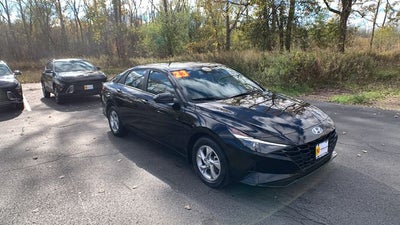 2023 Hyundai Elantra SE