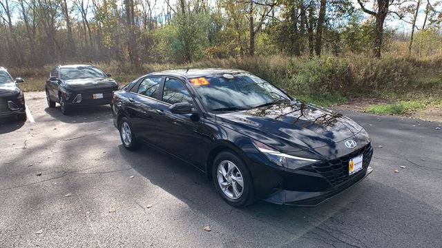 2023 Hyundai Elantra SE