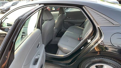 2023 Hyundai Elantra SE