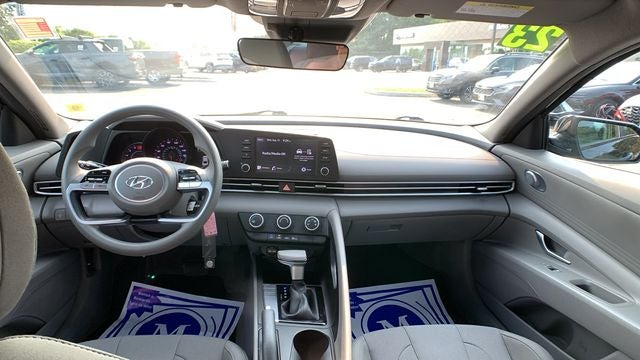2023 Hyundai Elantra SE
