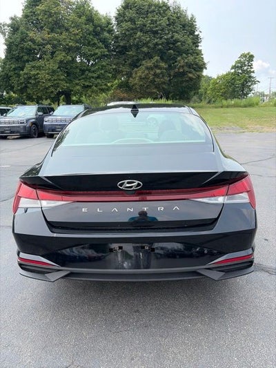 2023 Hyundai Elantra SE