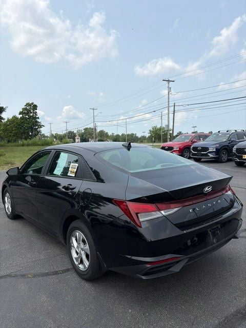 2023 Hyundai Elantra SE
