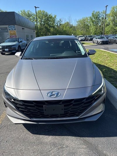 2023 Hyundai Elantra SE