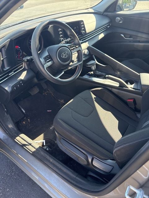 2023 Hyundai Elantra SE
