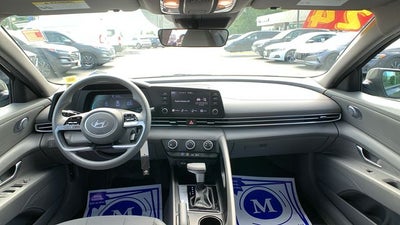 2024 Hyundai Elantra SE