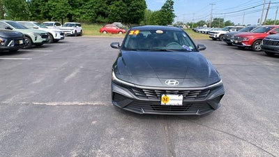 2024 Hyundai Elantra SE