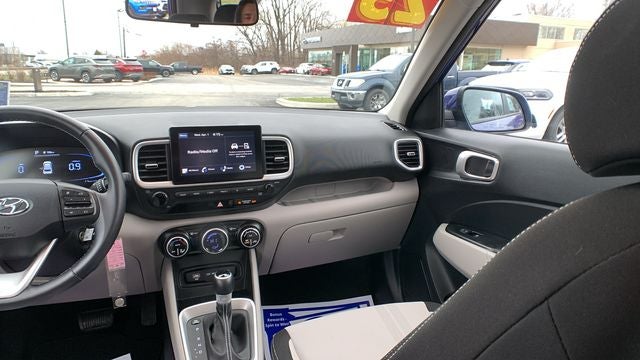 2023 Hyundai Venue SEL