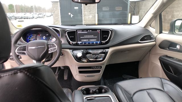 2023 Chrysler Pacifica Hybrid Touring L