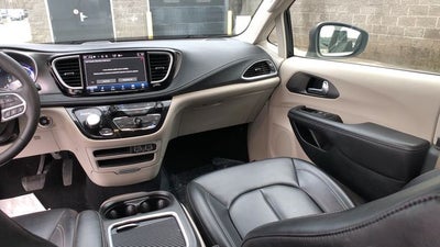 2023 Chrysler Pacifica Hybrid Touring L