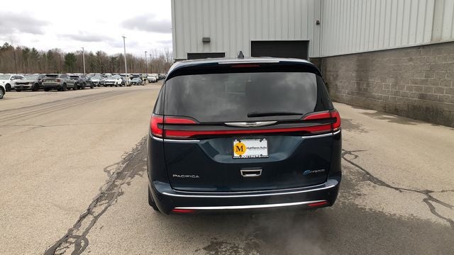 2023 Chrysler Pacifica Hybrid Touring L