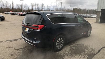2023 Chrysler Pacifica Hybrid Touring L