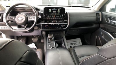 2024 Nissan Pathfinder SL