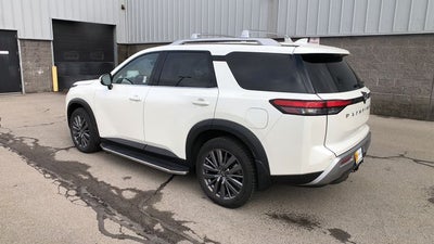 2024 Nissan Pathfinder SL