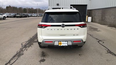 2024 Nissan Pathfinder SL