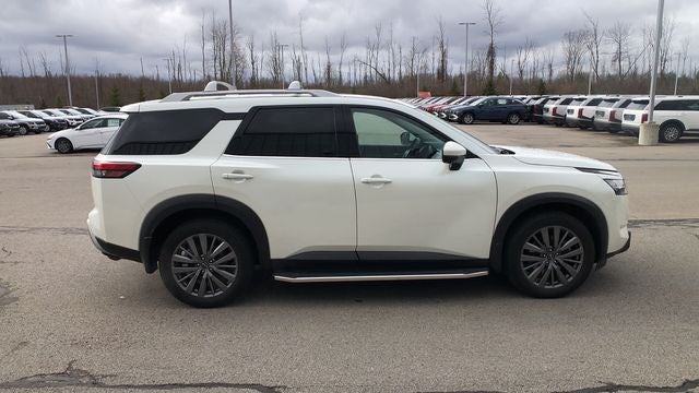 2024 Nissan Pathfinder SL
