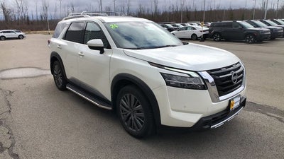 2024 Nissan Pathfinder SL