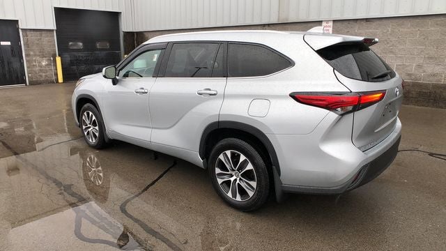 2022 Toyota Highlander Hybrid Bronze Edition