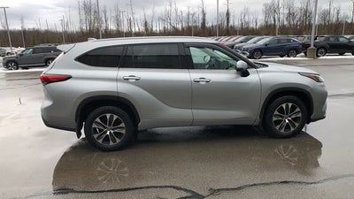 2022 Toyota Highlander Hybrid Bronze Edition