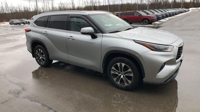 2022 Toyota Highlander Hybrid Bronze Edition