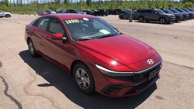 2024 Hyundai Elantra SE