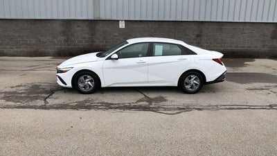 2024 Hyundai Elantra SE