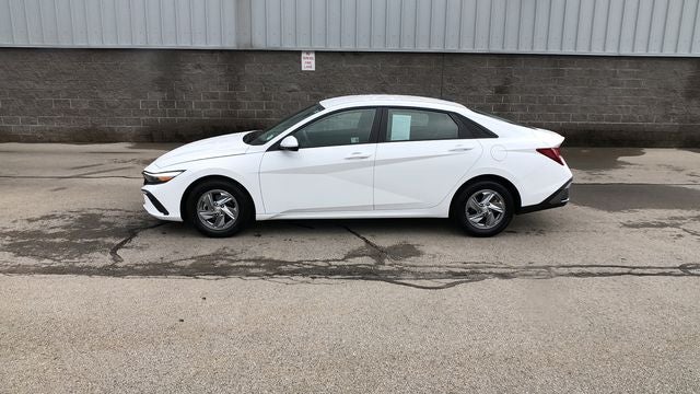 2024 Hyundai Elantra SE