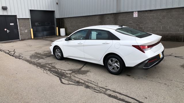 2024 Hyundai Elantra SE