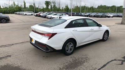 2024 Hyundai Elantra SE
