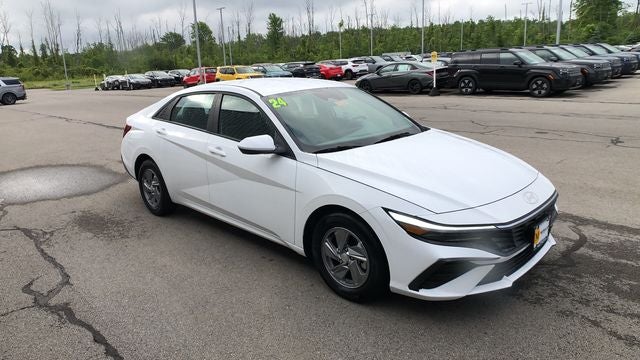 2024 Hyundai Elantra SE