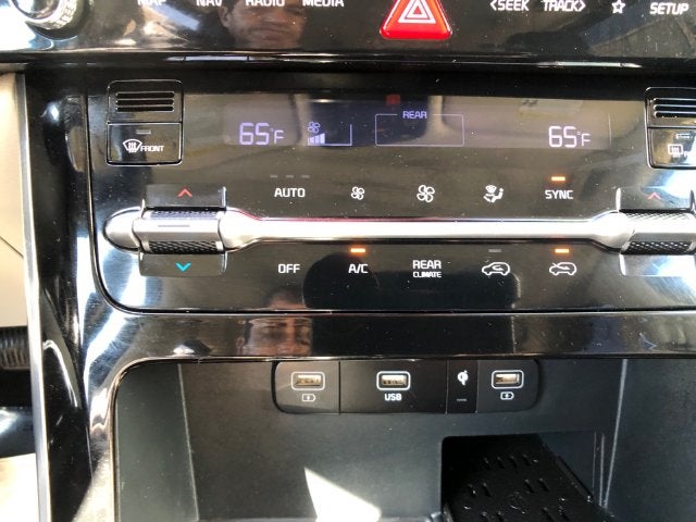 2024 Kia Carnival EX
