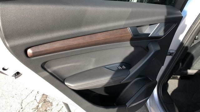 2024 Audi Q5 40 Premium Plus quattro