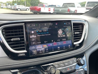 2025 Chrysler Pacifica Limited