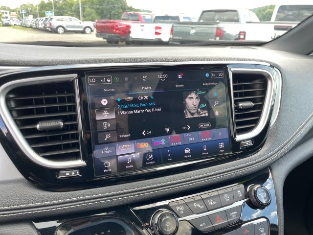 2025 Chrysler Pacifica Limited