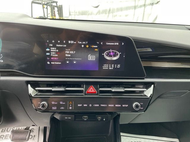 2023 Kia Niro SX