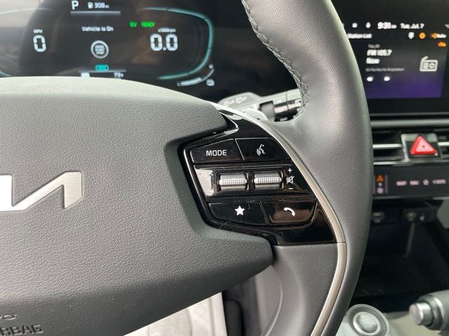 2023 Kia Niro SX