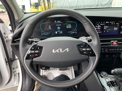 2023 Kia Niro SX