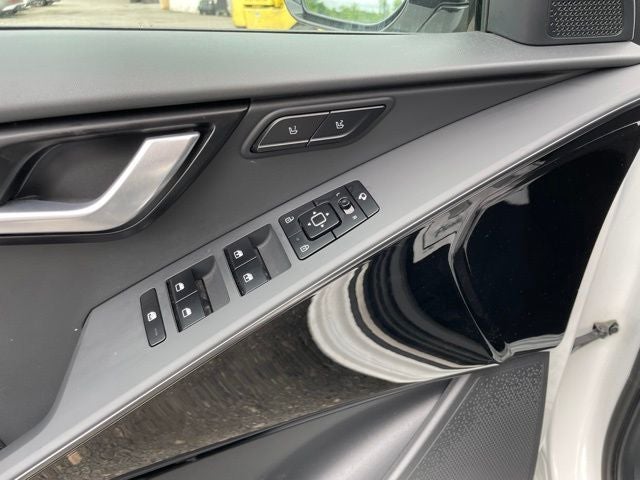 2023 Kia Niro SX