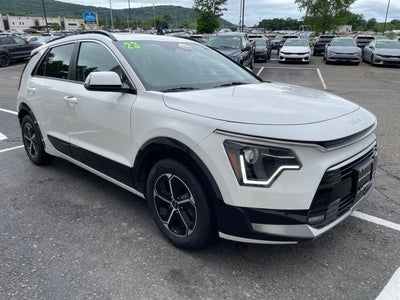 2023 Kia Niro SX