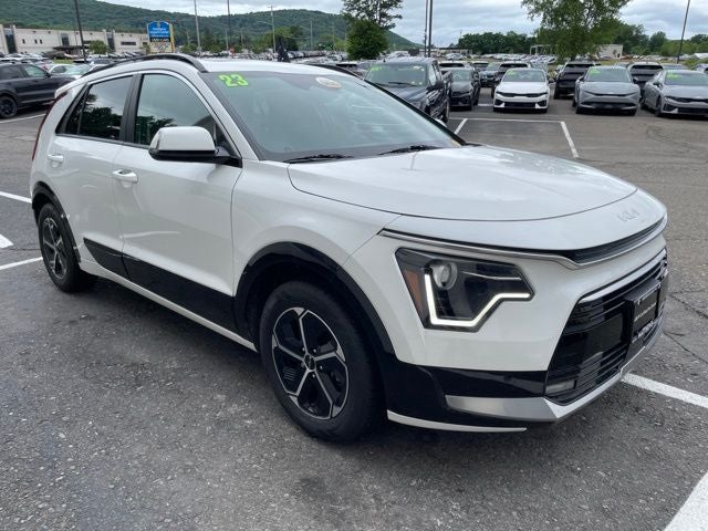 2023 Kia Niro SX