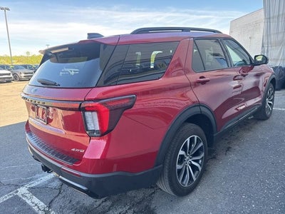 2025 Ford Explorer ST-Line