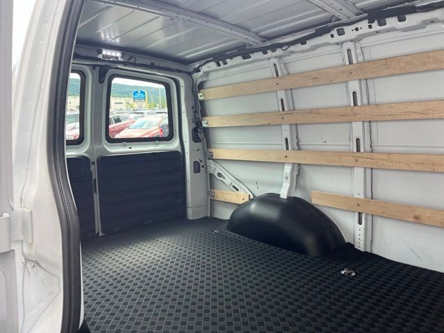 2025 GMC Savana 2500 Work Van