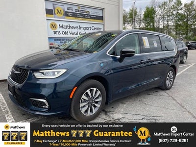 2024 Chrysler Pacifica Hybrid Select