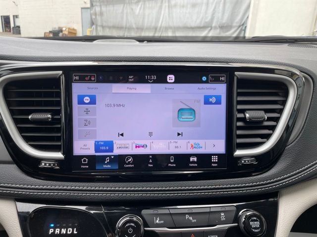 2024 Chrysler Pacifica Hybrid Select